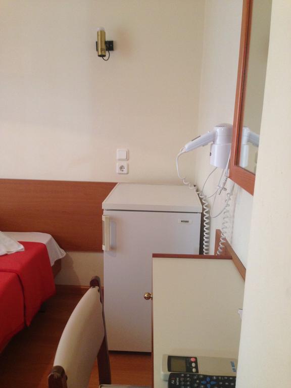 Noufara Hotel Kamena Vourla Quarto foto